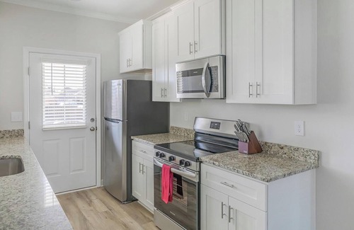 Huntsville Apartment | Landing | Modern 2BD, Gym, Clubhouse