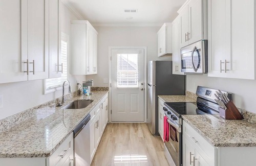 Huntsville Apartment | Landing | Modern 2BD, Gym, Clubhouse