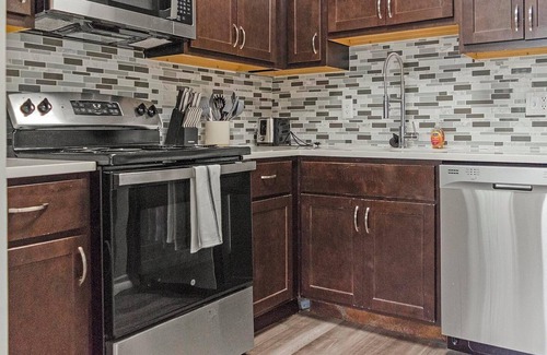 Indianapolis Apartment | Landing | Modern 2BD, Pool, Gym