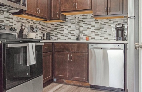 Indianapolis Apartment | Landing | Modern 2BD, Pool, Gym