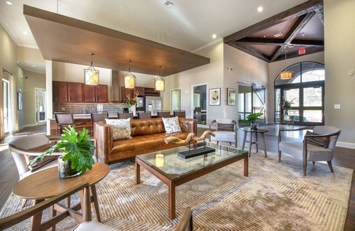 Spring Apartment | Landing | Spectacular 1BD, Gym, Pool