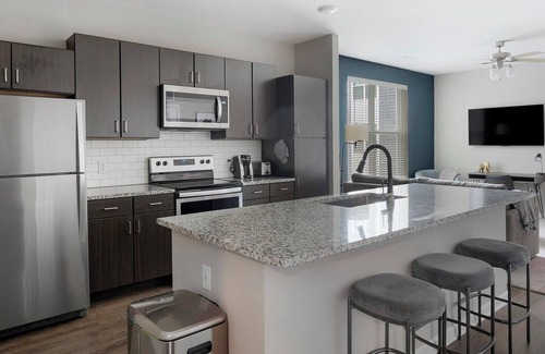 Chesterfield Apartment | Landing | Spectacular 1BD, Pool, Gym