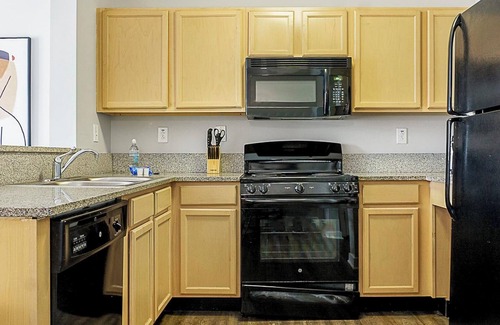 Downtown Indianapolis Apartment | Landing | Spectacular 1BD, Gym, Pool