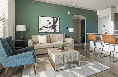 Manor Apartment | Landing | Spectacular 1BD, Courtyard, Gym