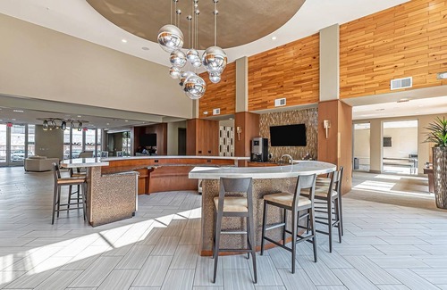 Houston Apartment | Landing | Spectacular 2BD, Game Room, Pool