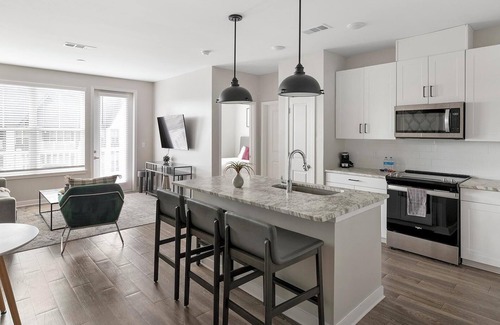 Huntsville Apartment | Landing | Spectacular 2BD, Gym, Pool