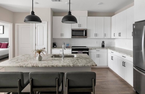Huntsville Apartment | Landing | Spectacular 2BD, Gym, Pool