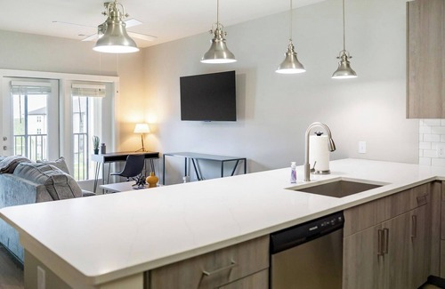 Fort Myers Apartment | Landing | Stunning 1BD, Gym, Pool