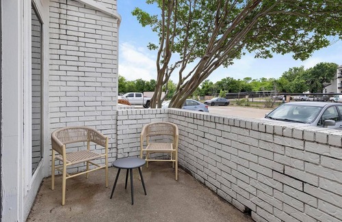 Fort Worth Apartment | Landing | Stunning 1BD, Pool, Gym