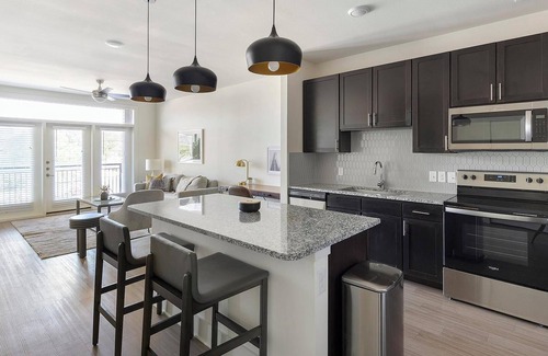 Fort Worth Apartment | Landing | Stunning 1BD, Game Room, Clubhouse
