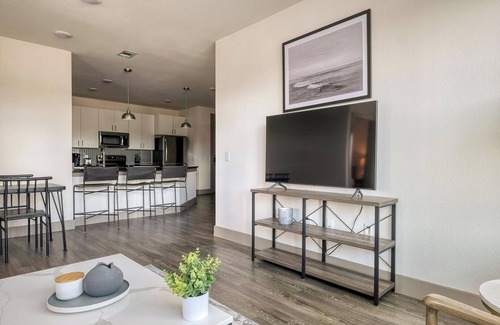 Conroe Apartment | Landing | Stunning 2BD, Yoga Studio, Pool