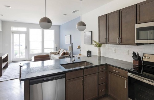 Madison Apartment | Landing | Stylish 1BD, Pool, Clubhouse