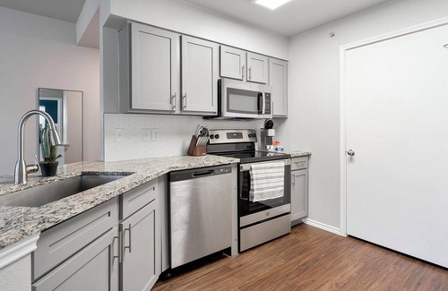 San Antonio Apartment | Landing | Stylish 2BD, Gym, Pool