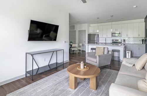 Sand Ridge Apartment | Landing | Stylish 2BD, Yoga Studio, Pool