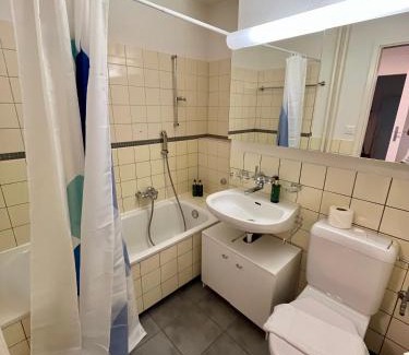 Albisrieden Apartment | Langgrütstrasse 21, 8047 Zürich, Switzerland