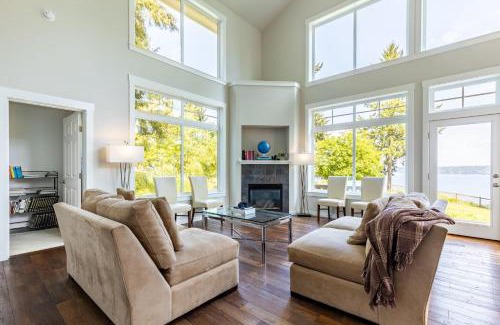 Langley House | Langley by the Sea by AvantStay Panoramic Vistas