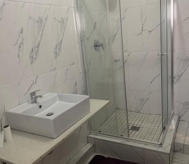 Montclair Bed & Breakfast | Langton Guesthouse