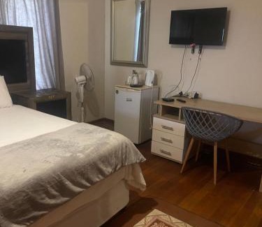 Montclair Bed & Breakfast | Langton Guesthouse