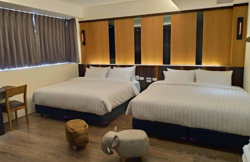 East District Hotel | Lantan Moonlight Hotel