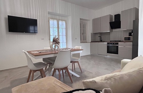 Tertenia Apartment | Lantana's House