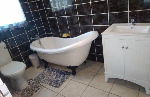 Phuthaditjhaba House | Lapaleholo Guesthouse