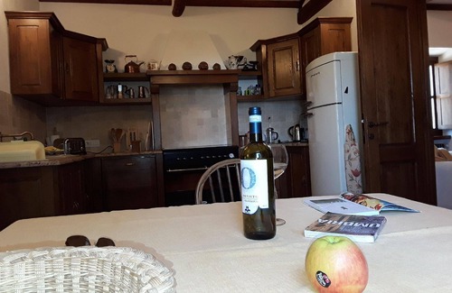 Bagnoregio House | LaPorcilaia, lake view holiday apartment.