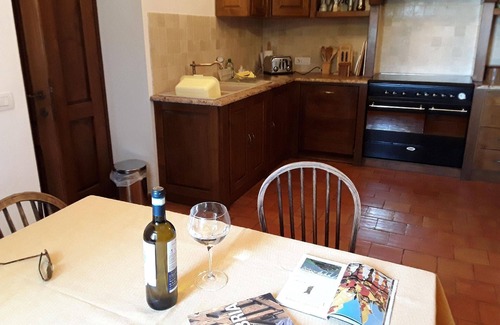 Bagnoregio House | LaPorcilaia, lake view holiday apartment.