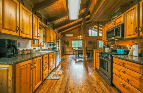 Eureka Cabin | Larch Lodge – Secluded Cabin!