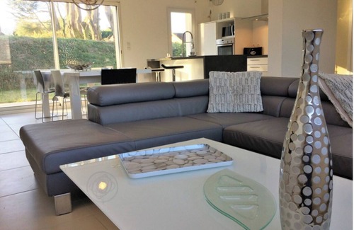 Brignogan-Plage House | Large modern house 400m from the sea