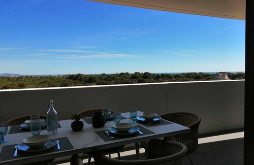 Cap d'Agde Apartment | Large 2 bed apartment/Centre Port - Iconic