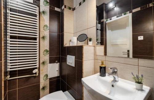 Old Town Apartment | Large 4-Bedroom Apartment in the Heart of Old Town - Freta