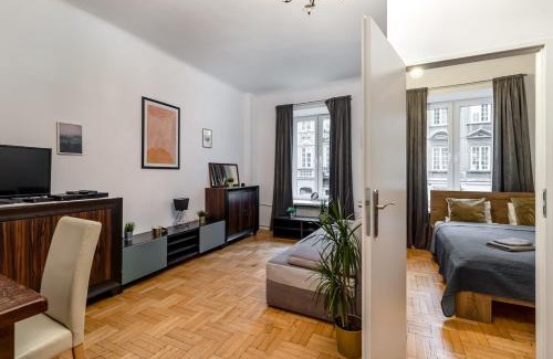 Old Town Apartment | Large 4-Bedroom Apartment in the Heart of Old Town - Freta