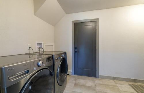 Grand Junction House | Large 4 Bedroom Home with Hot Tub and Fenced Yard