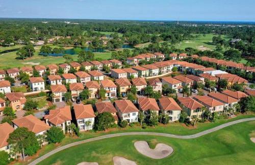 Villa Lago House | Large 4 bedroom with bunk room and 2 golf carts!