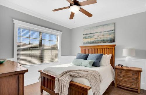 Villa Lago House | Large 4 bedroom with bunk room and 2 golf carts!