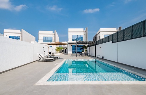 Sharm Villa | Large 4BR with Assistant Room in Al Dana Island, Fujairah