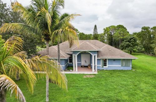 Hunt Club House | Large 5BR Home – Pool Table Yard Beaches