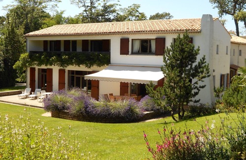 Saint-Georges-de-Didonne Villa | Large and modern villa for 12 to 16 people in Saint-Georges-de-Didonne