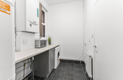 Sheffield Apartment | Large and Stylish House - Sleep 12