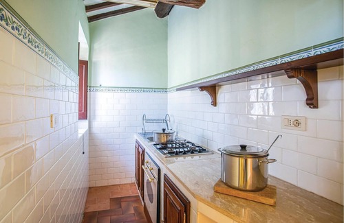 Magione Apartment | Large apartment on the first floor of an ancient and characteristic farmhouse situated on the side o