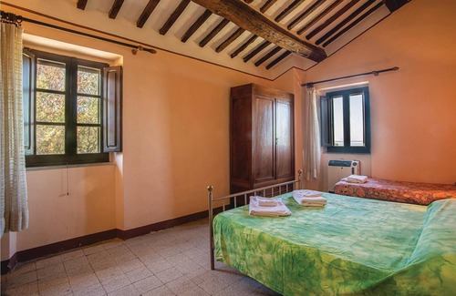 Magione Apartment | Large apartment on the first floor of an ancient and characteristic farmhouse situated on the side o