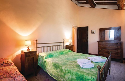 Magione Apartment | Large apartment on the first floor of an ancient and characteristic farmhouse situated on the side o
