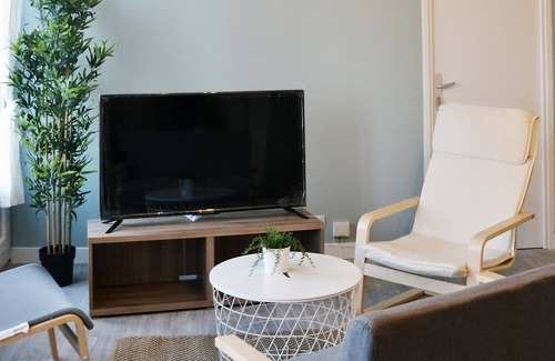 Reims Apartment | Large apartment cozy, bright, well equipped and close to all amenities