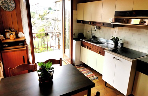 Leggiuno Apartment | Large apartment near the lake and beach with mountain views in the greenery