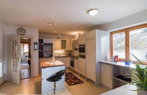 Soell Apartment | Large apartment with garden, 2 minutes to the ski lift