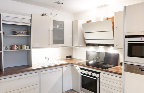 Soell Apartment | Large apartment with garden, 2 minutes to the ski lift