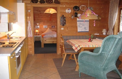 Kleinarl House | Large app.3-6p,2separate bedrooms,log cabin,cozy,quiet,sunny,close to the center