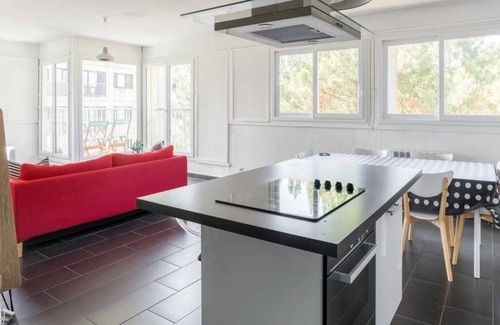 Le Verdon-sur-Mer Apartment | Large bright holiday apartment, near beach