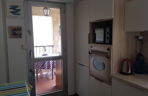 Salon-de-Provence Apartment | Large bright apartment with terrace, very nice view, historic center