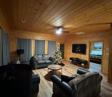 Sevierville House | Large Cabin Perfect for families